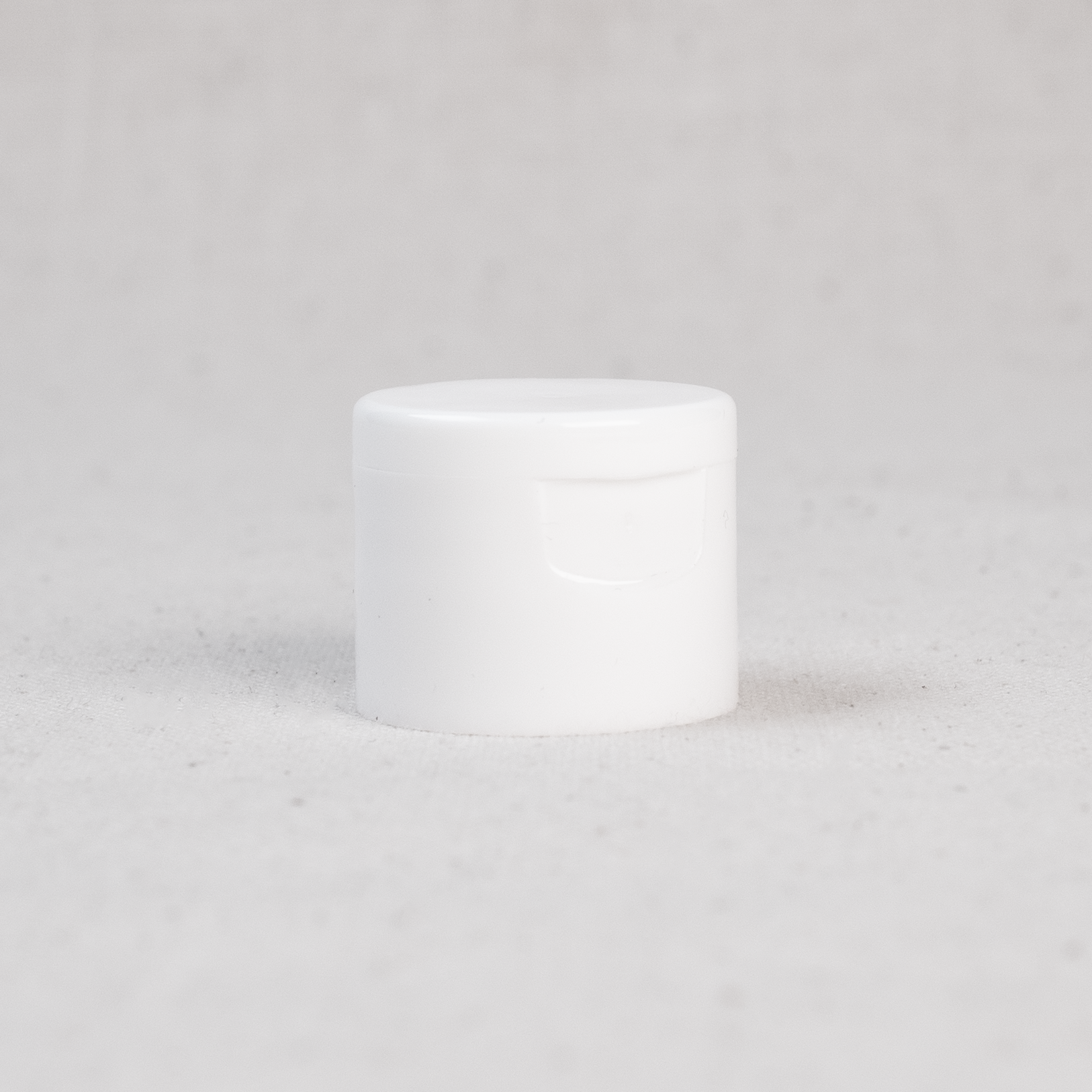 White Plastic 24/410 Hinged Flip-Top Snap Cap