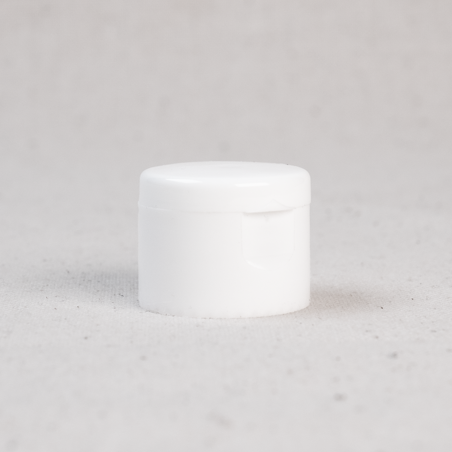 White Plastic 24/410 Hinged Flip-Top Snap Cap